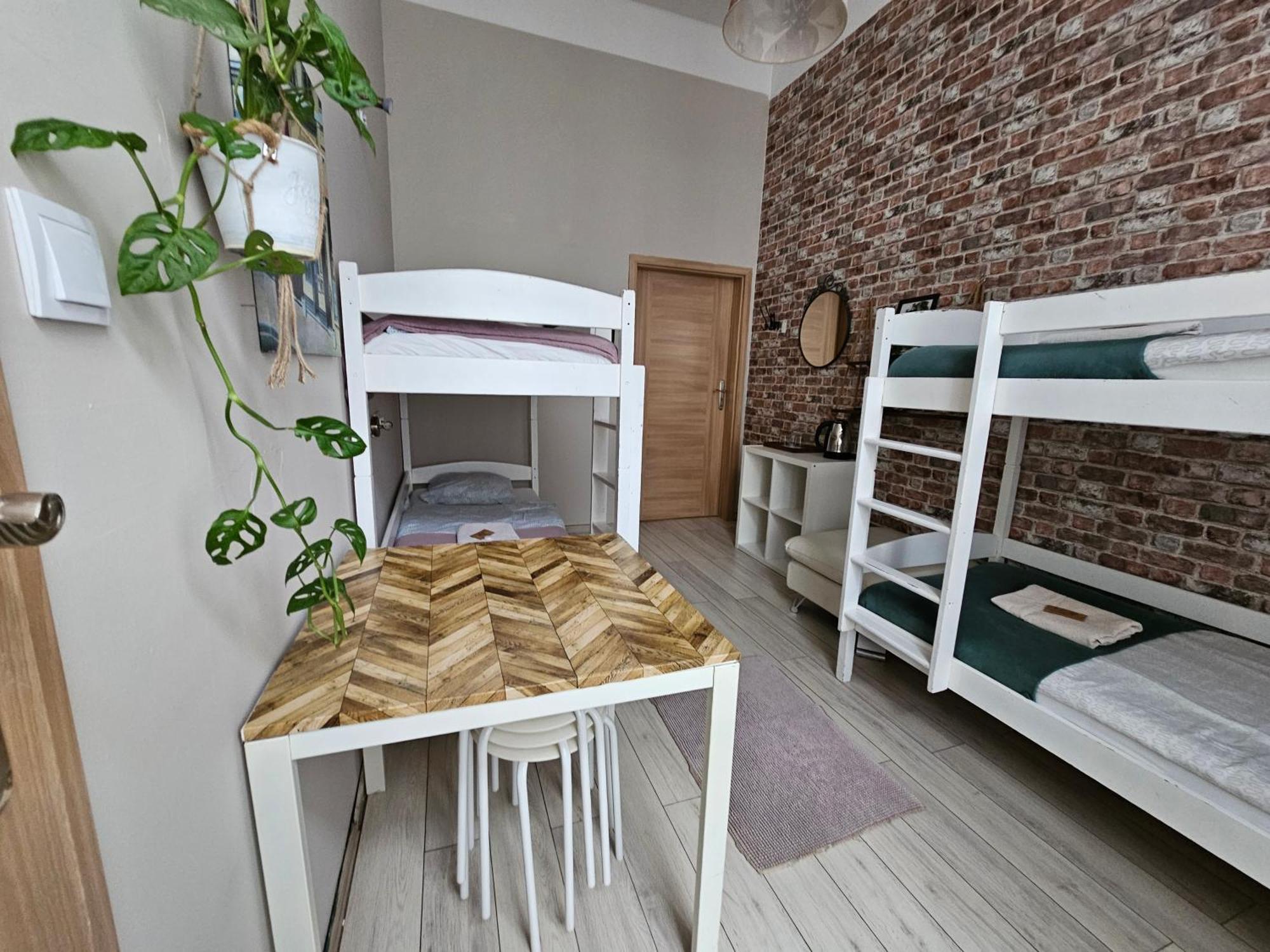 Deja Vu Hostel Varşovia Exterior foto